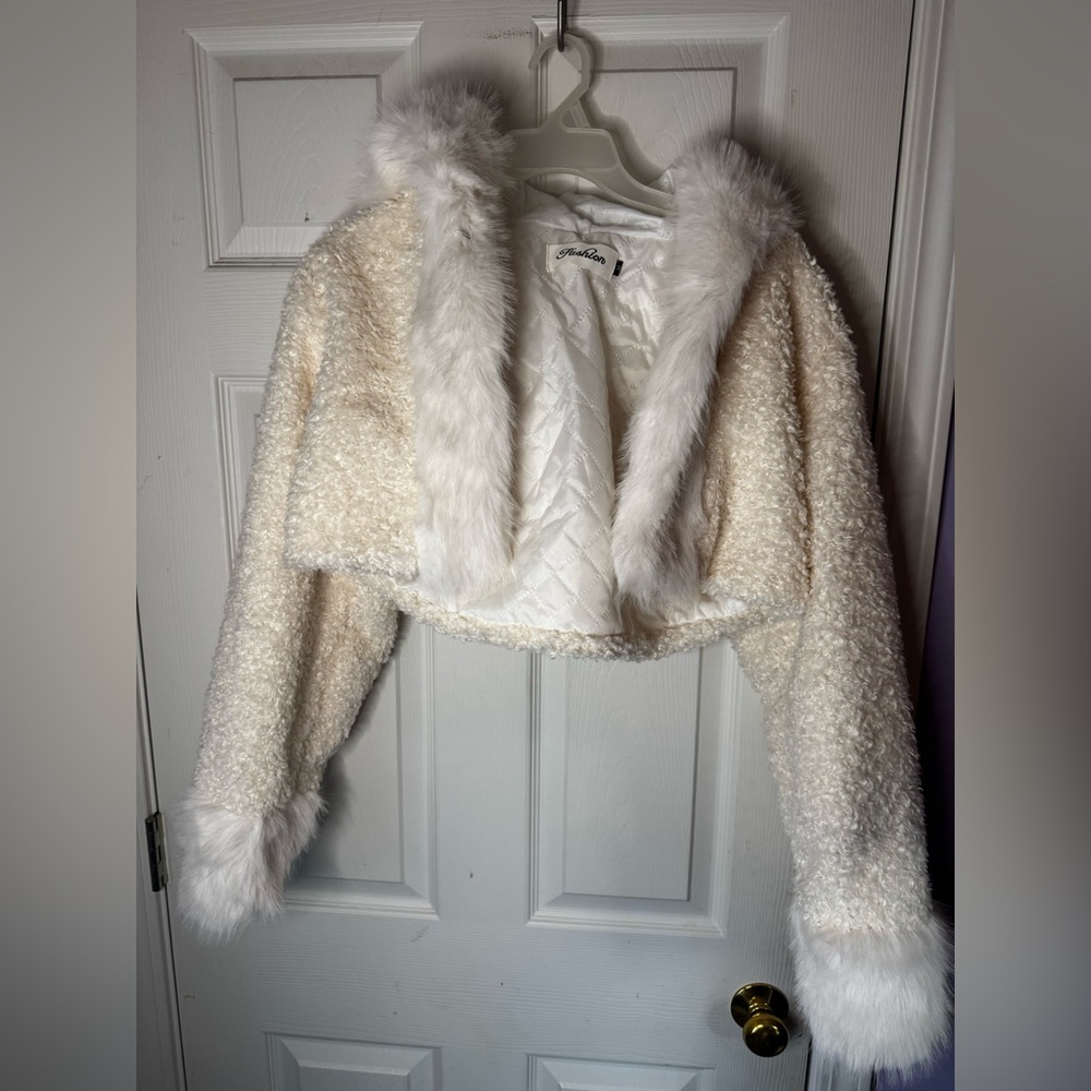 Dianara White Cropped Jacket - image 5